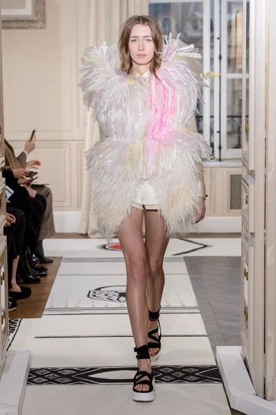 Look 11